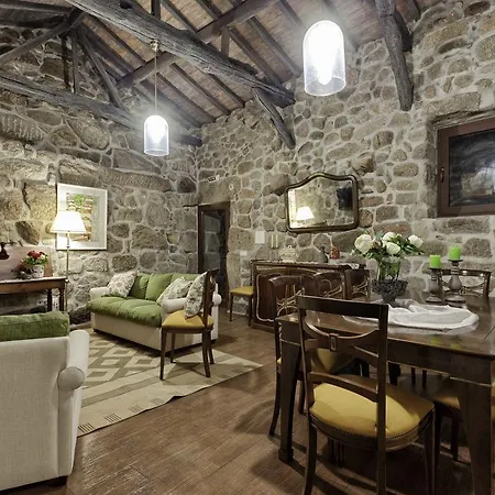 Casa De Louredo *