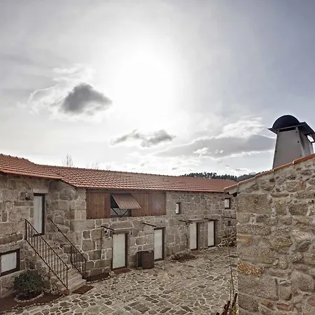 Casa De Louredo Paredes (Porto)