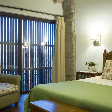 Casa De Louredo Paredes (Porto)