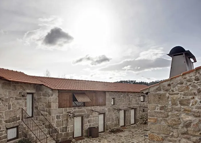Casa De Louredo Paredes (Porto)